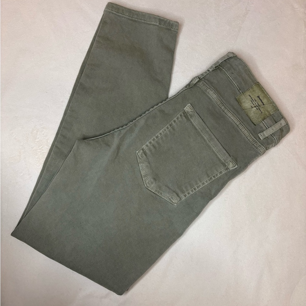 Stradivarius Petite slim mom jean with stretch in Olive! - Picture 8 of 14